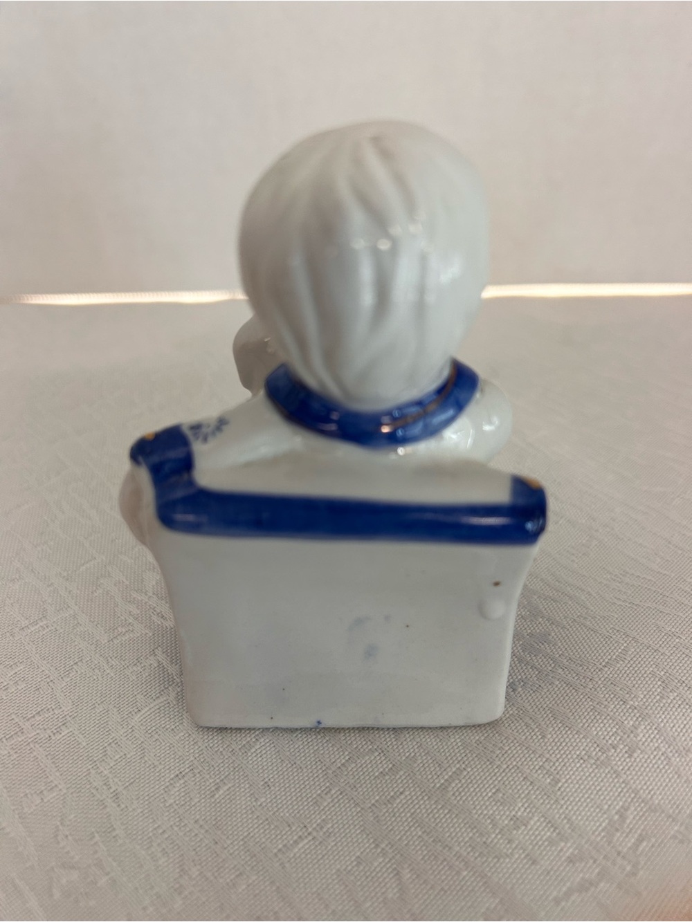 2 Vintage Porcelain Figurines Blue & White Boy w/Dog & Girl w/Cat Collectible - Picture 4 of 11